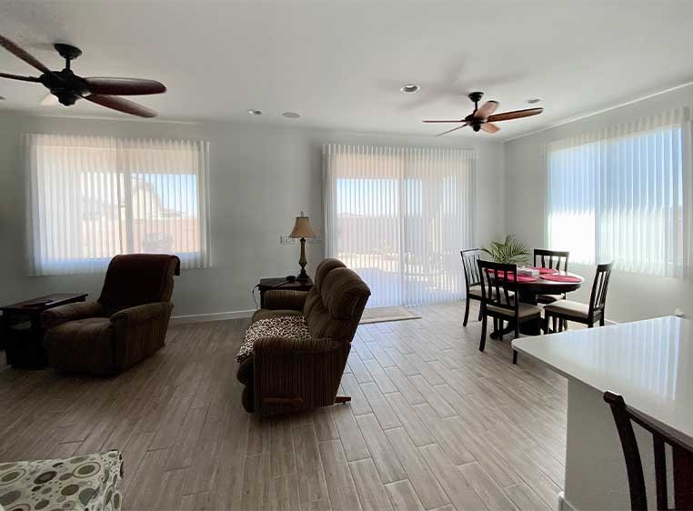 Hunter Douglas Dealer Image